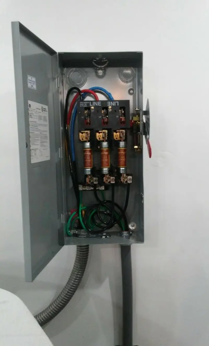 Three-phase disconnect switch installed for Smoke Detector Installation in Lake Shore